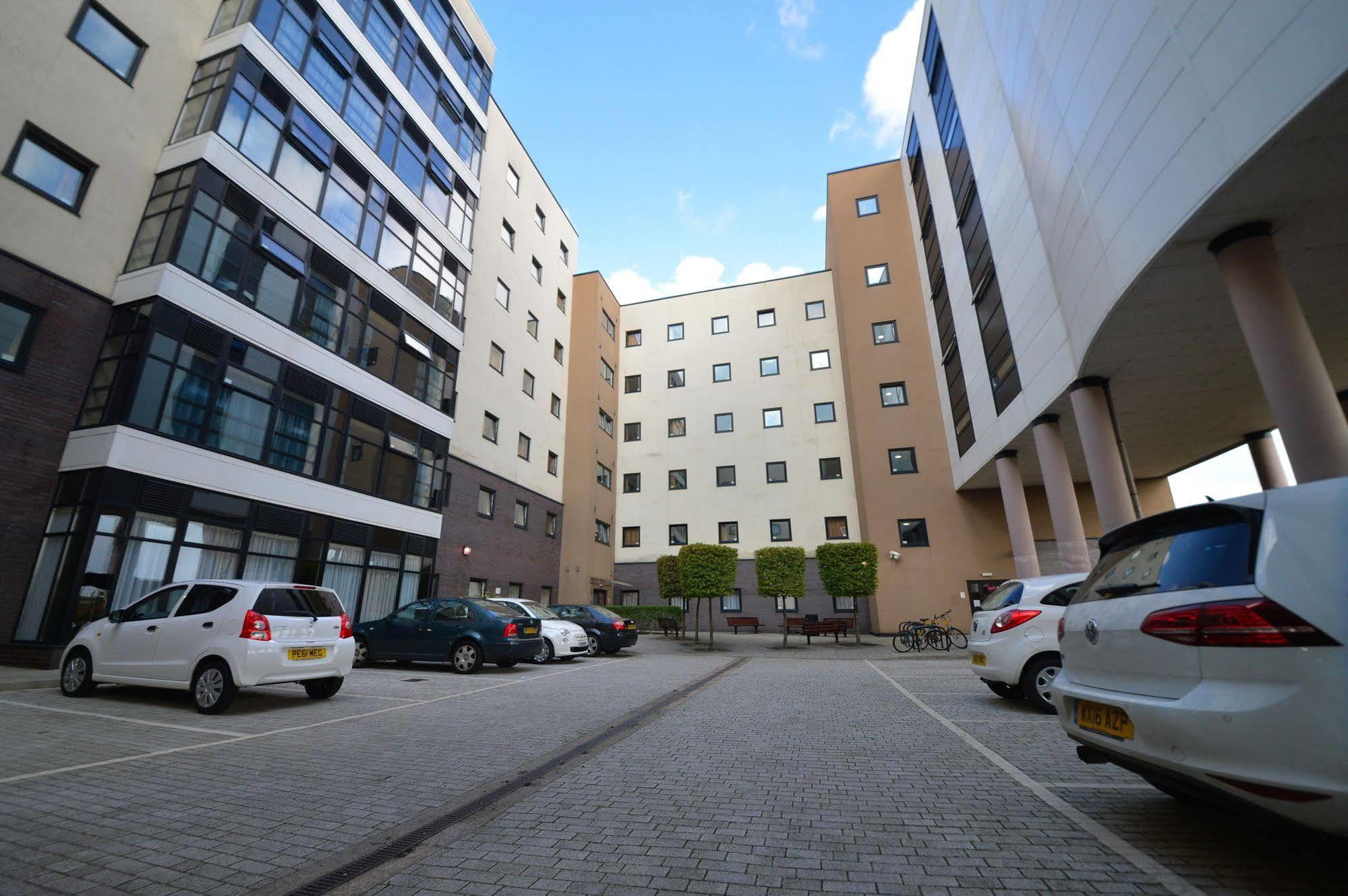 Newport Student Village エクステリア 写真